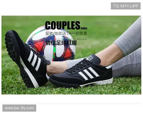 男女通用黑白足球鞋舒适耐磨竞技训练全场地成人潮流运动装备款